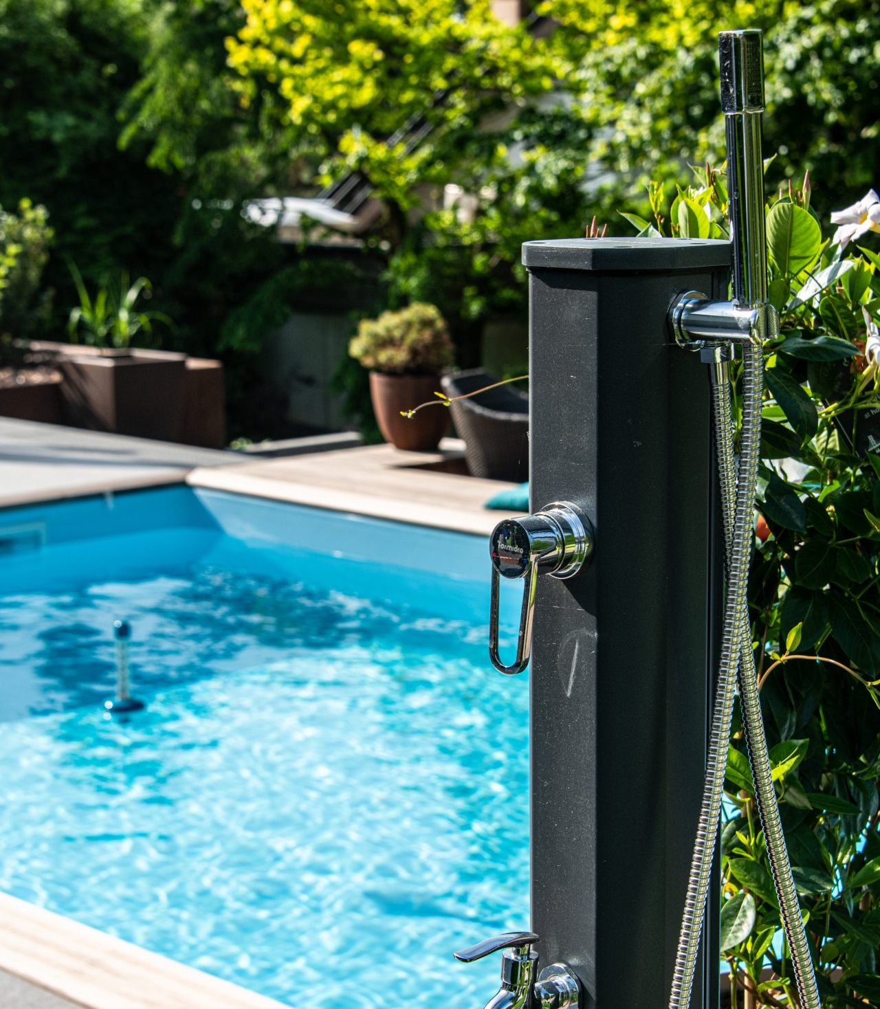 Douche extérieur pour piscine