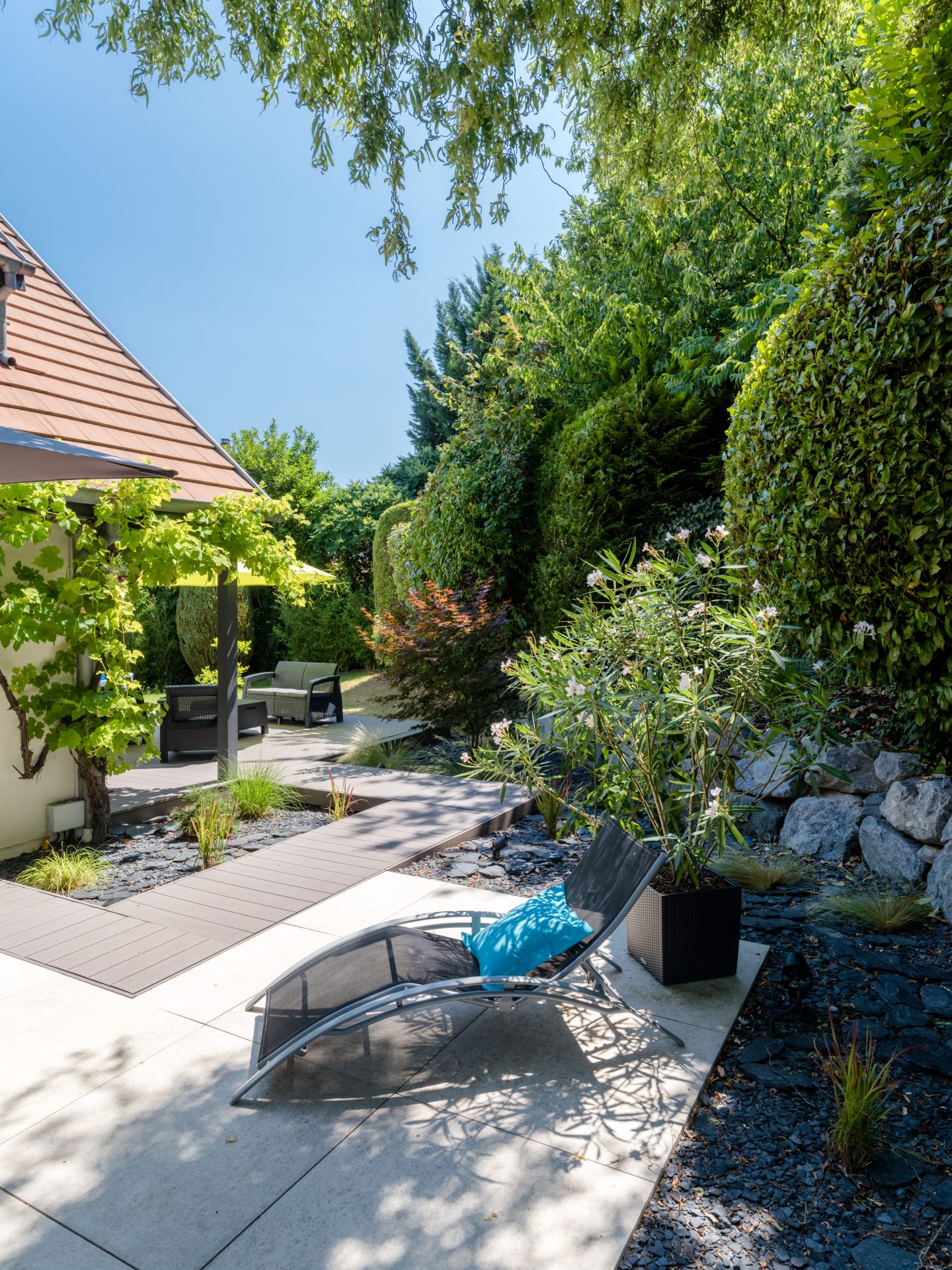 Quels matériaux choisir pour sa terrasse ? Avantages, inconvénients, prix…