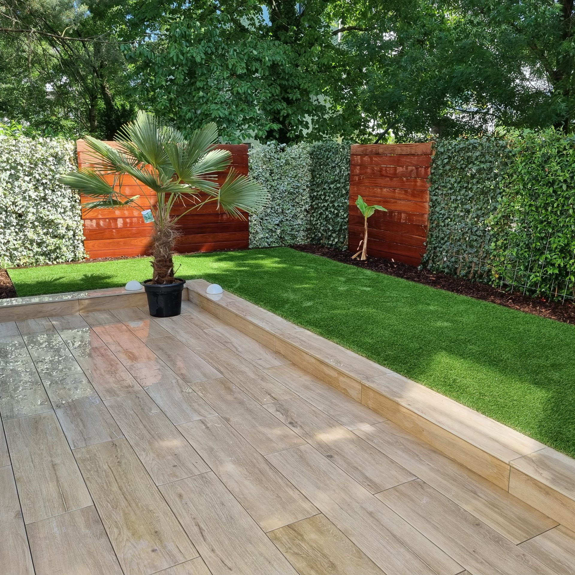 pelouse synthétique dans un jardin de résidence secondaire dans le Bas-Rhin